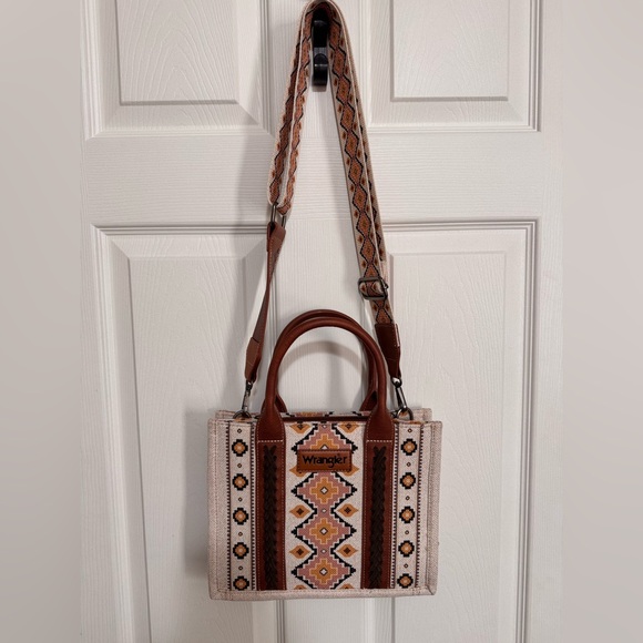 Wrangler Handbags - Wrangler Geometric Brown and Cream Crossbody Bag